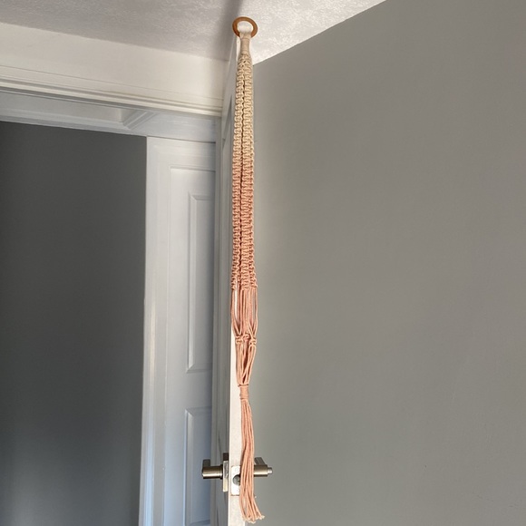 Macrame Pot Hanger Ombré Pink - Picture 4 of 4